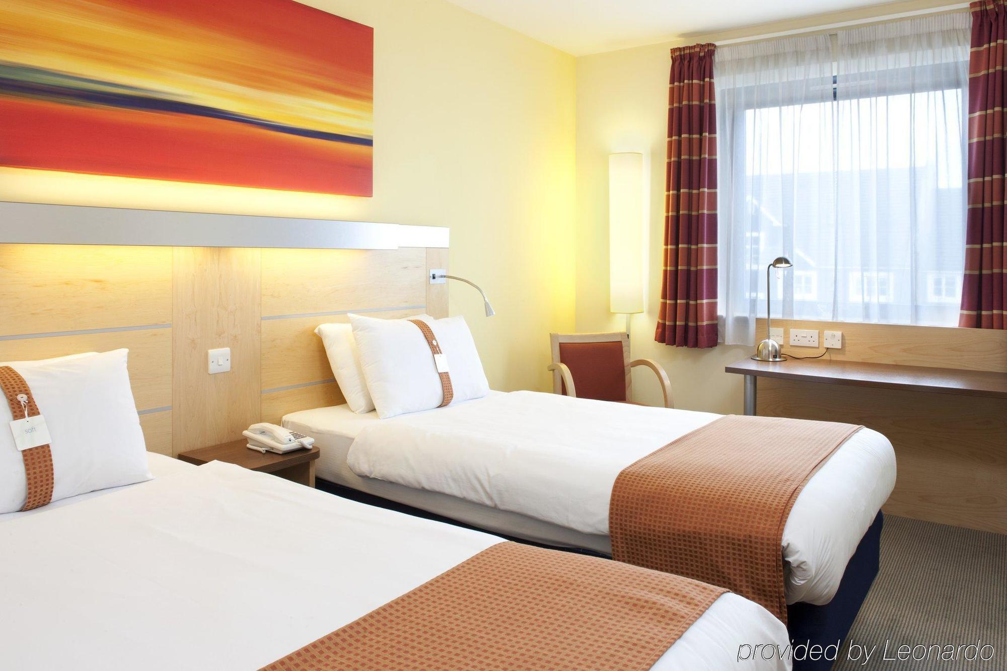 Holiday Inn Express Hemel Hempstead, An Ihg Hotel Zimmer foto