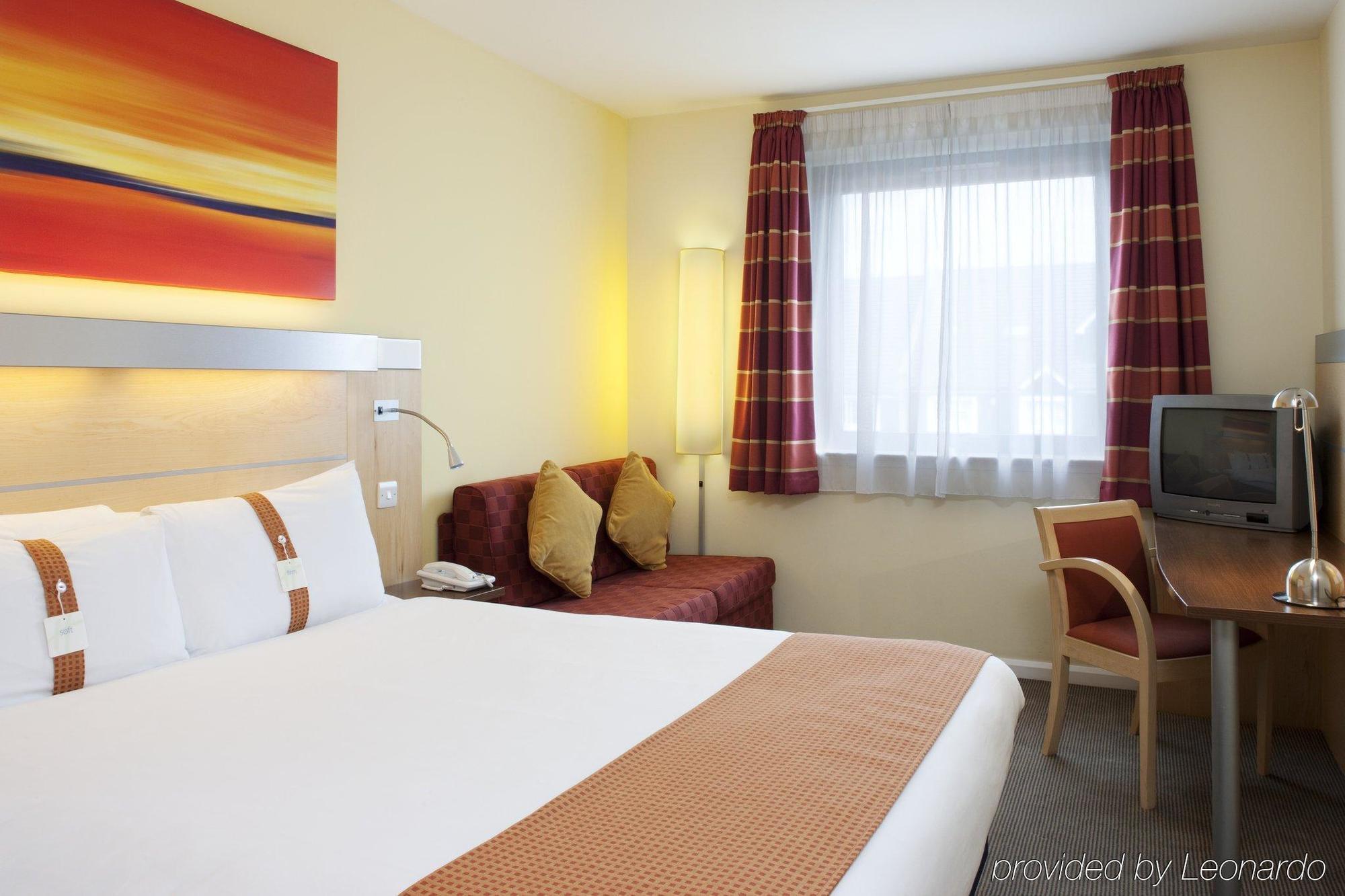 Holiday Inn Express Hemel Hempstead, An Ihg Hotel Zimmer foto