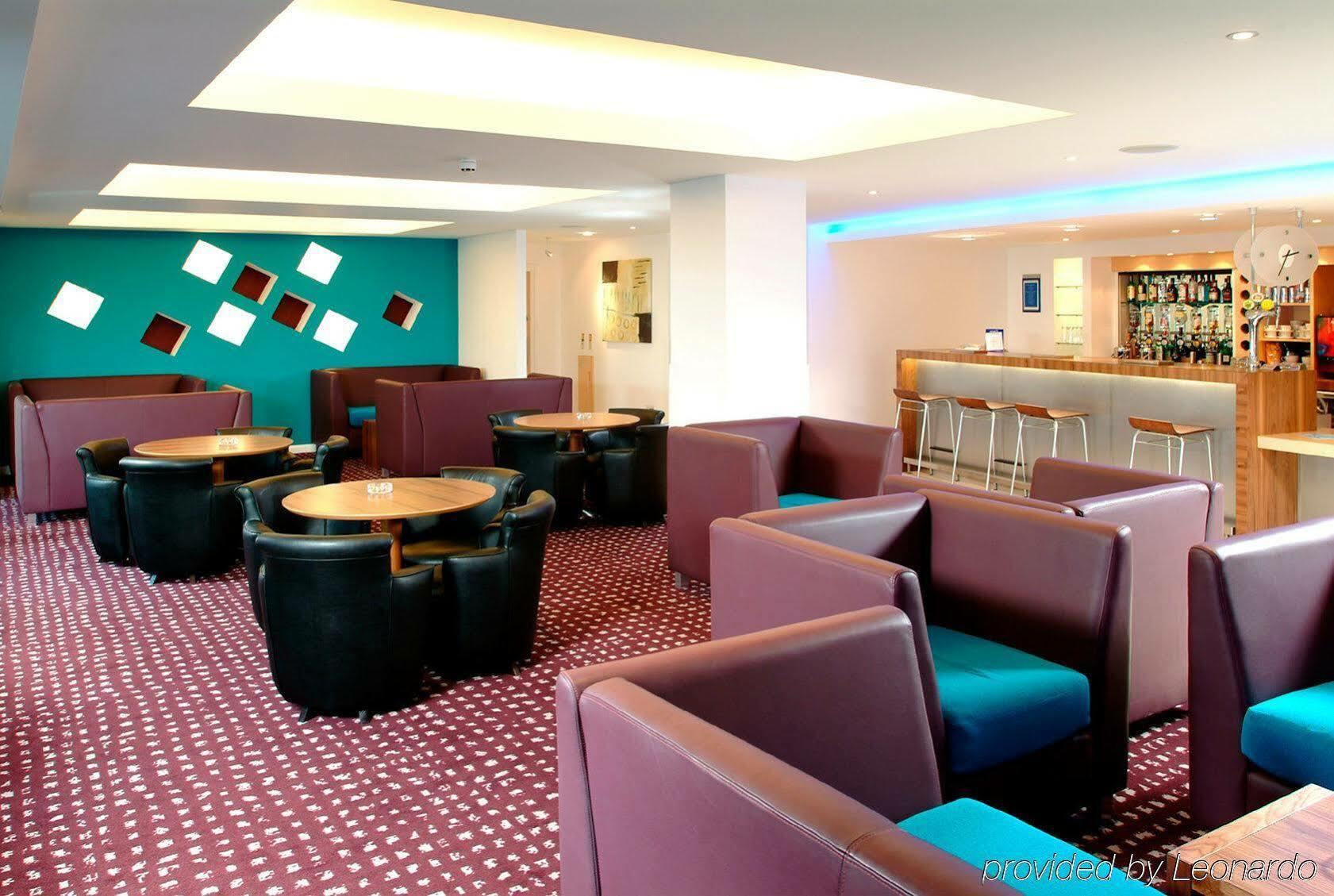 Holiday Inn Express Hemel Hempstead, An Ihg Hotel Interior foto